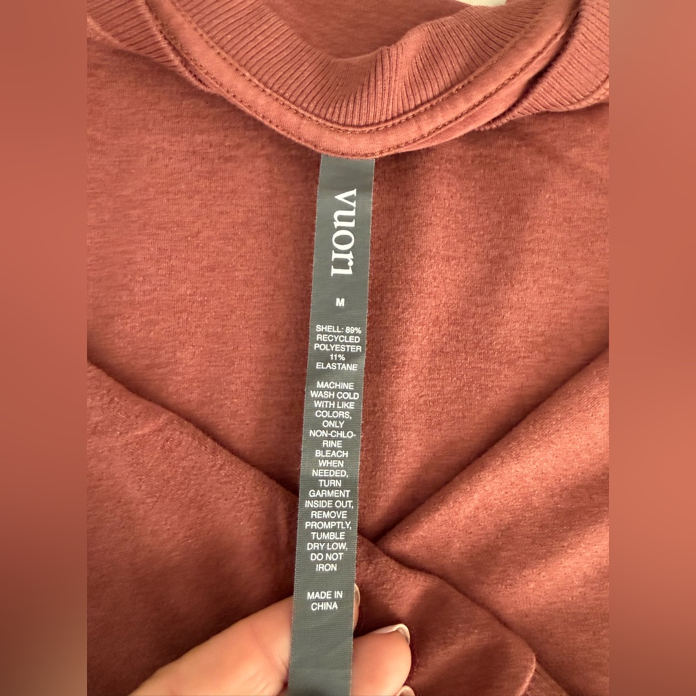 Vuori Women's Top in Dusty Rose Red Halo Crew - Picture 3 of 3